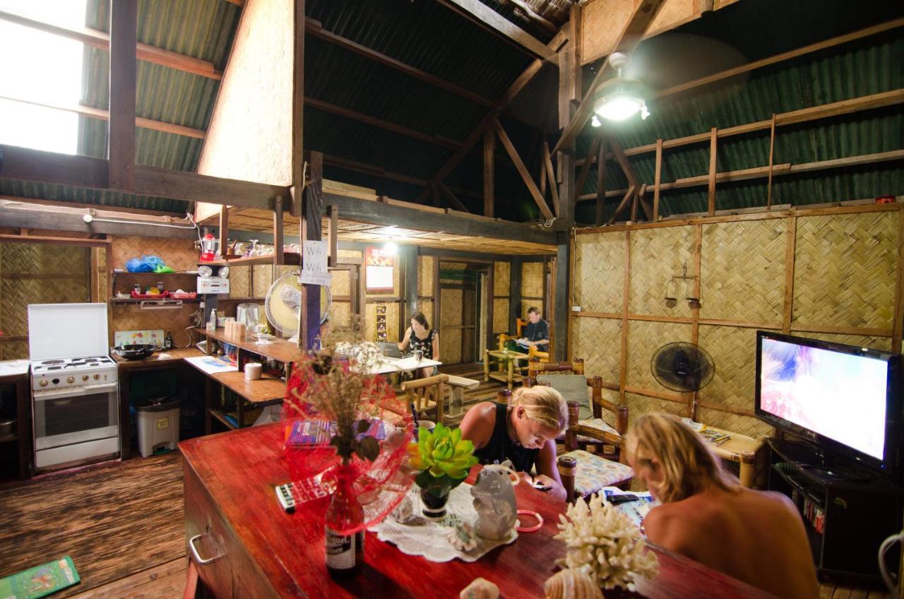 Coron Backpacker Guesthouse מראה חיצוני תמונה